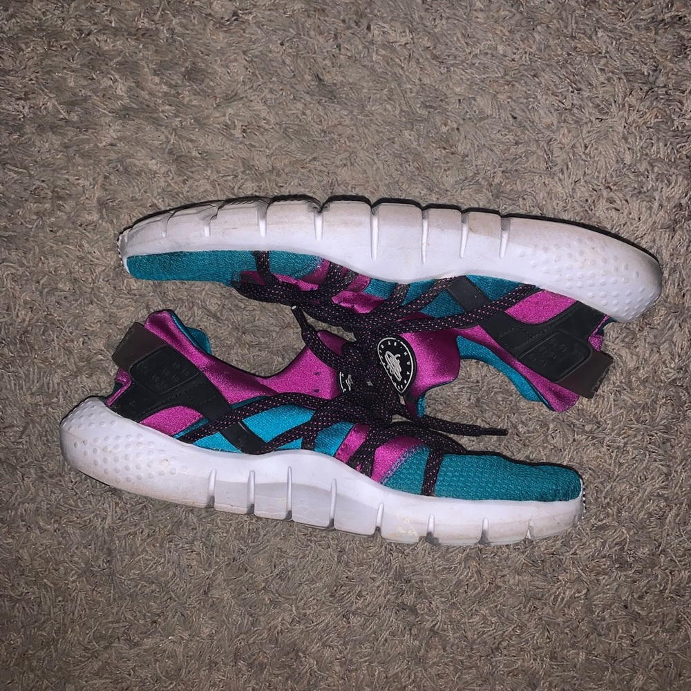 Size 13 Nike huarache free runs